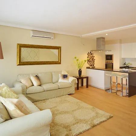 Nyaraló House Of Happiness And Comfort